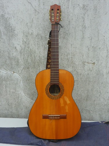 Alte gitarre holzgitarre - alte,