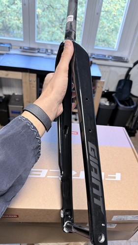 Giant revolt advanced - revolt, carbon