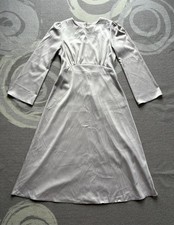 Elegantes Satin-Kleid in Beige