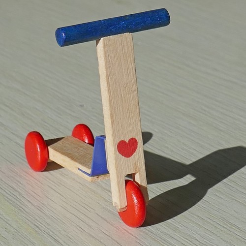 Roller für puppenhaus - roller,