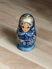 Matrjoschka-Matroschka-Babuschka. Holzpuppen 5er Set Vintage von 1992