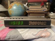 2x Verschiedene Uhrenradio Radiowecker Vintage