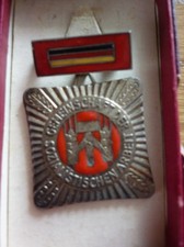 "Gemeinschaft d. sozialistischen Arbeit" nur 1960-1962 Held d. Arbeit Orig.-Etui