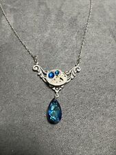 Handgemachte Steampunk Optik Kette mit Uhrwerk Design und Swarovski Kristallen