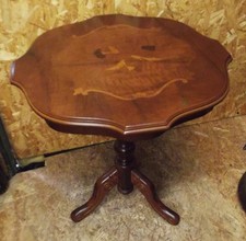 Kleinmöbel, Nr. 77,Beistelltisch, Lampentisch, gedrechselt,Intarsien, geschweift