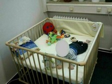 Laufgitter Geuther höhenverstellbar 100x100 cm natur, mit Matratze +2 Bezüge