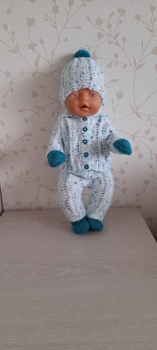 Handgestrickte puppenkleidung - handgestrickte,