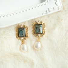 F18 Romantic Square Abalone