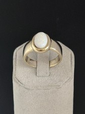 Goldring mit Milch Opal  Gold