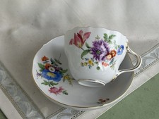 Schöne Meissen Kaffee-Tasse mit vielen Blumen, Insekten und Gold