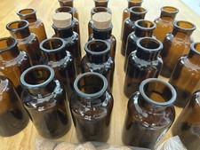 23 st. Braunglas Apothekergläser Flaschen Mit Korken Und Beschreibbarem Etikett