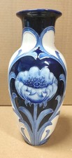 Alte Vase Tupton Ware blau