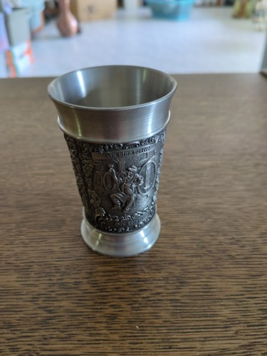 Schöner kleiner zinnbecher - kleiner,