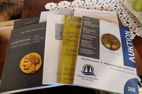 Sieben auktionskataloge - sieben,