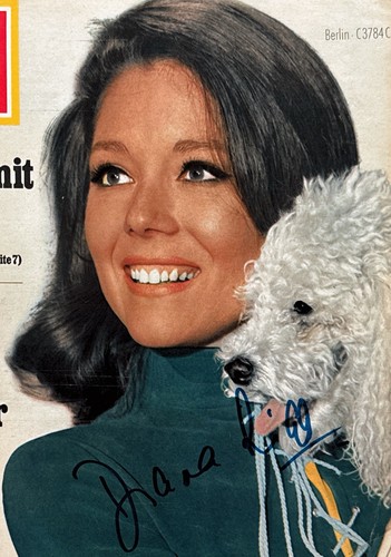 Diana rigg original signed - rigg,