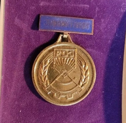 Auszeichnung ddr medaille - ddr:,