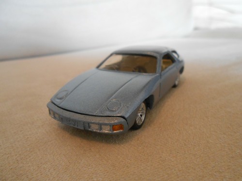 Porsche 928 siku 1037 - ",