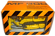 NZG Metallmodell Planierraupe 129 Massey Ferguson MF 300 1:50 OVP Bull Dozer