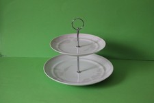 zweistöckige Etagere Teller
