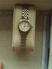 Q&Q by Citizen Quarz Retro Damenuhr+ArmbanduhrMetallband+ Zustand ohne Batterie