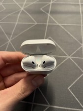 Apple AirPods 1. Generation mit Ladecase - Weiß