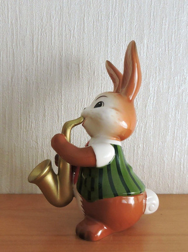 Goebel hase saxophonspieler - hase, "saxophonspieler"