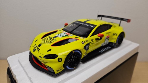 Autoart aston martin - 1:18,