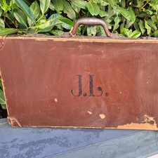Alter  Koffer Vintage evt für Oldtimer oder Deko, Pappkoffer, Monogramm