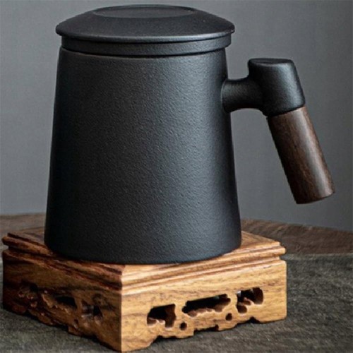 Teetasse mit deckel und - teetasse, sieb