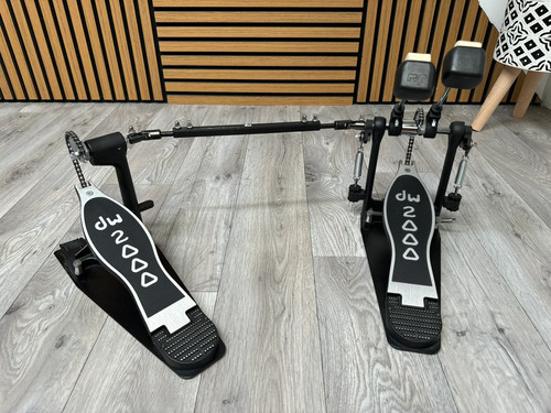 2000 double bass - 2000, pedal