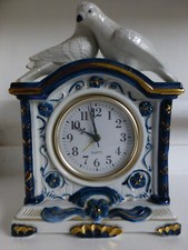 Tischuhr/Kaminuhr/Standuhr mit Tauben Porzellan Quartzuhrwerk 22,5x 15x8cm