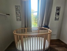 Stokke® Sleepi™ V3 Bett Natur - Das Babybett, das mit deinem Kind mitwächst™