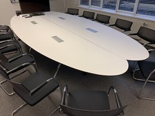Konferenztisch mit beweglichen Flügeln & 6 VITRA Ad Hoc Bogenfüssen 4,5m x 2m
