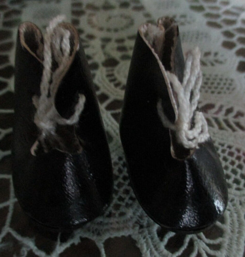 Puppenschuhe zum schnüren