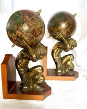 2 Buchstützen Atlas mit