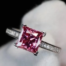 Kostüm 4 Karat Pink Behandelt