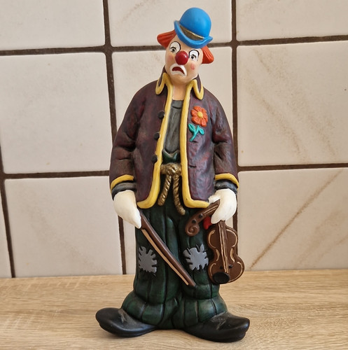 Clown musiker figur mit geige - musiker,