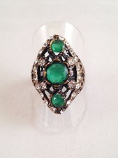 ATEMBERAUBENDER KUNSTSMARAGD-