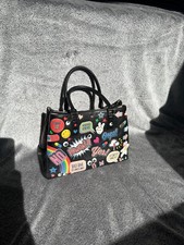 Anya Hindmarch Ebury Maxi Tote Bag All Over Stickers schwarz