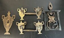 Uralte Truhen Beschläge mit Schloß Griffe Schlüssel Empire Biedermeier