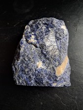 Sodalith Brunnen Stein