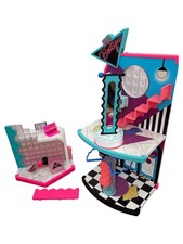MGA Entertainment LOL Surprise OMG Fashion Show House Spielhaus Puppenhaus