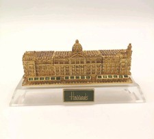 ESTEE LAUDER Harrods Palace