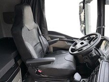 LKW  SCHWARZE SITZBEZÜGE