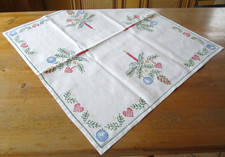 Weihnachts Tischdecke Mitteldecke, bestickt / Kreuzstich, Handarbeit