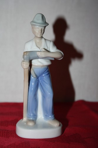 Porzellanfigur bauer mit sense - porzellanfigur,