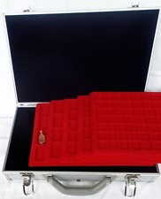 Münzkoffer Aluminium mit 5 Münztableaus und 1 Schlüsseln