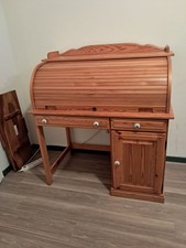 Sekretär mit Rolladen -