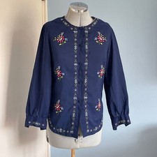 Vintage besticktes blaues