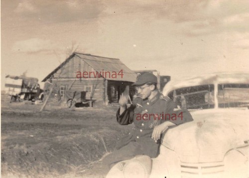 Soldat auf pkw opel - soldat,